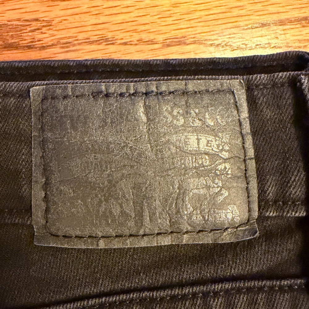 Classic Black Women's Levi’s Jeans - Picture 5 of 7